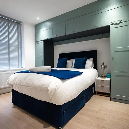 Luxury 6 Bed Near City Centre With Cinema Room & Games Room Plus 5 Bathrooms Manchester Exterior photo