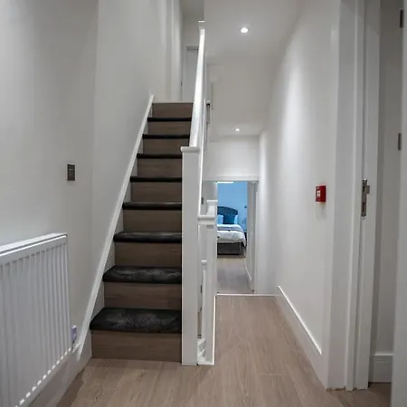 Luxury 6 Bed Near City Centre With Cinema Room & Games Room Plus 5 Bathrooms Manchester Exterior photo
