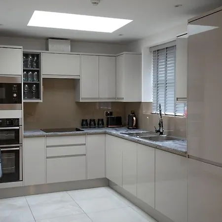 Luxury 6 Bed Near City Centre With Cinema Room & Games Room Plus 5 Bathrooms Manchester Exterior photo